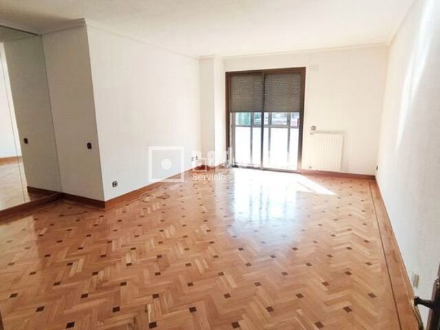 Bedroom of Flat for rent in  Madrid Capital  with Heating, Parquet flooring and Terrace
