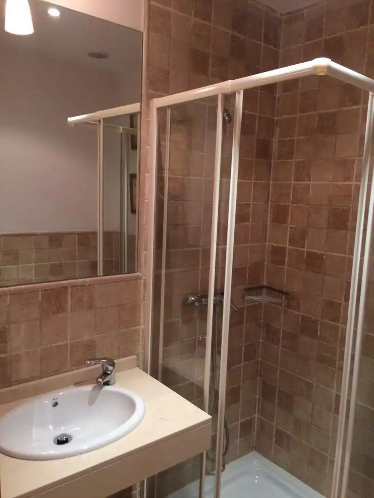 Baño de Piso de alquiler en Ferrol con Calefacción, Amueblado y Horno