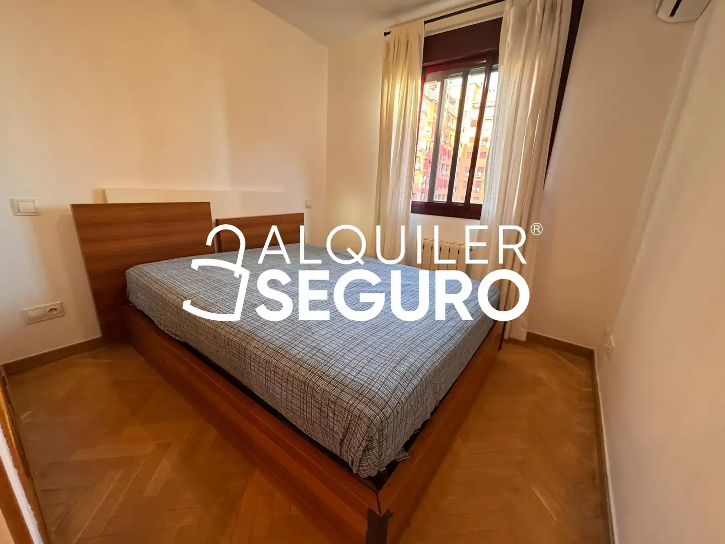 Bedroom of Flat for rent in Carabanchel