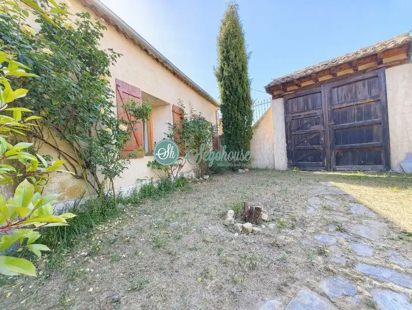 Vista exterior de Casa o chalet en venta en Escobar de Polendos con Calefacción y Trastero