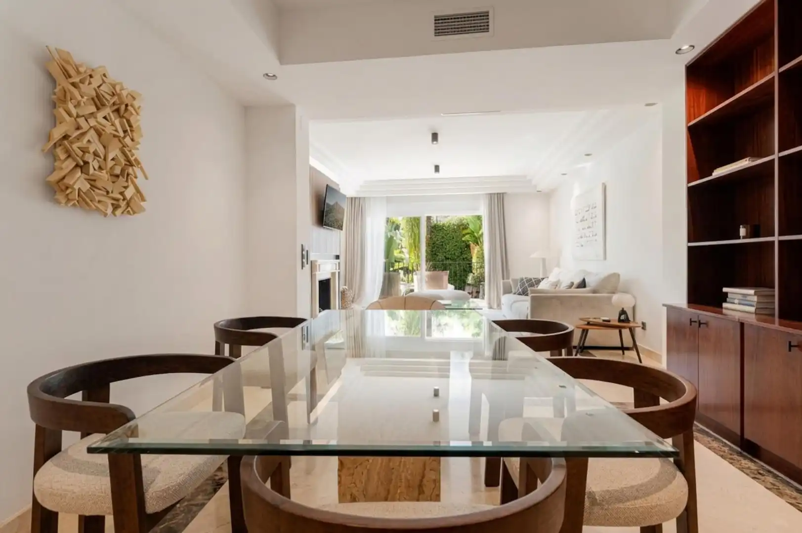 Comedor de Apartamento de alquiler en Marbella con Aire acondicionado, Jardín privado y Trastero