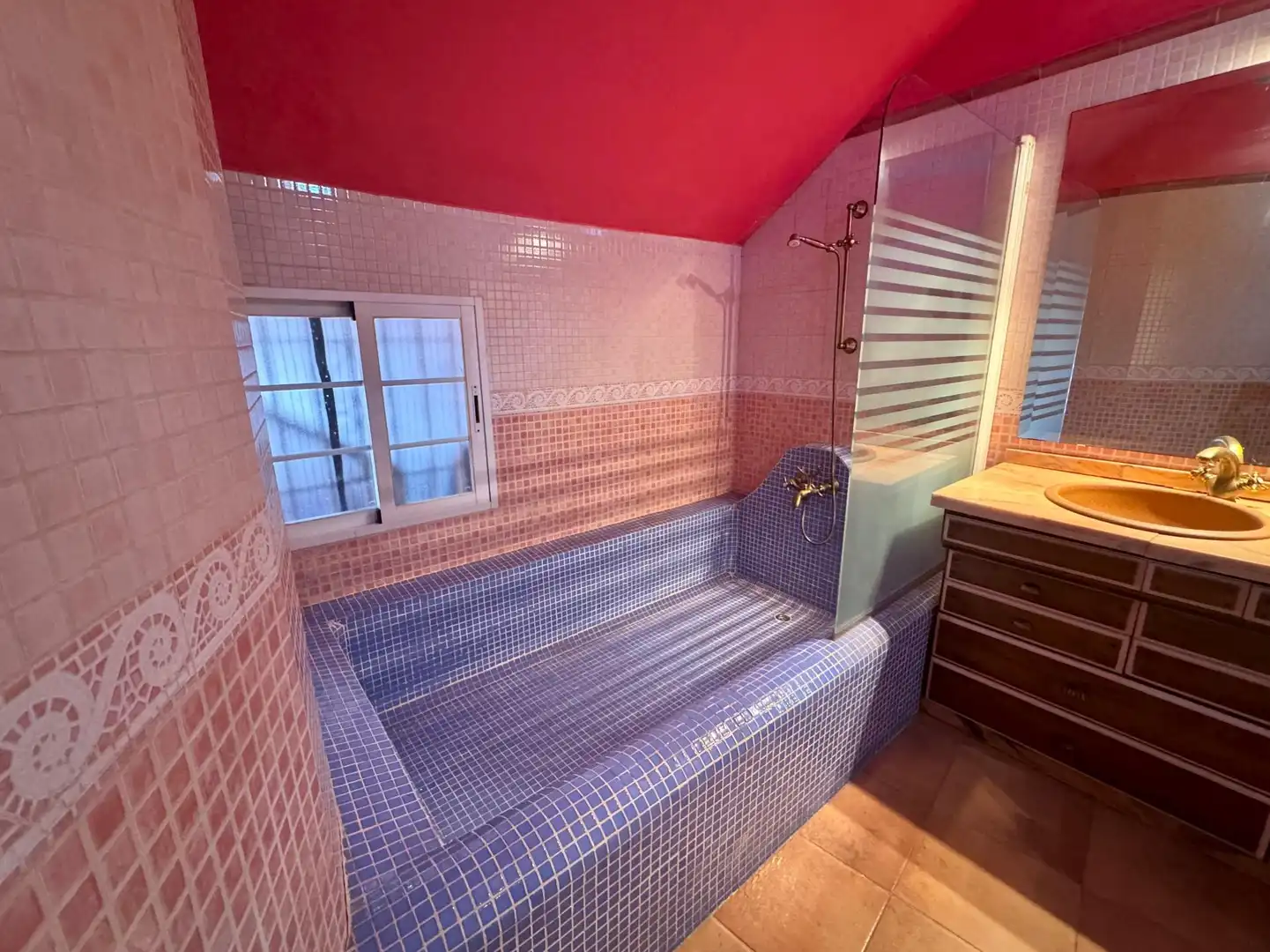 Bathroom of Houses for sale in Alfacar