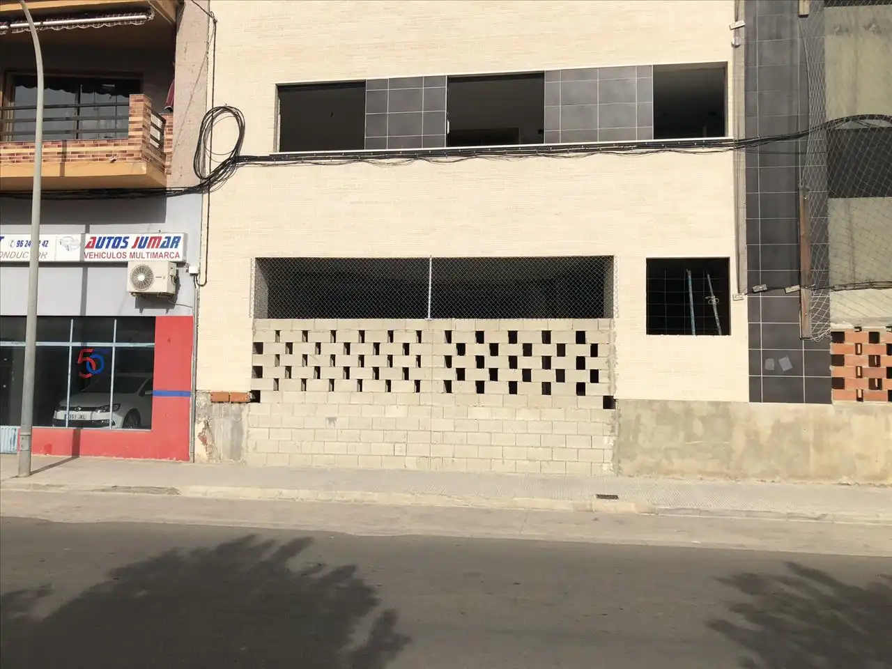 Vista exterior de Edificio en venta en Carcaixent