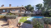 Exterior view of House or chalet for sale in Pozuelo de Alarcón  with Air Conditioner, Heating and Private garden