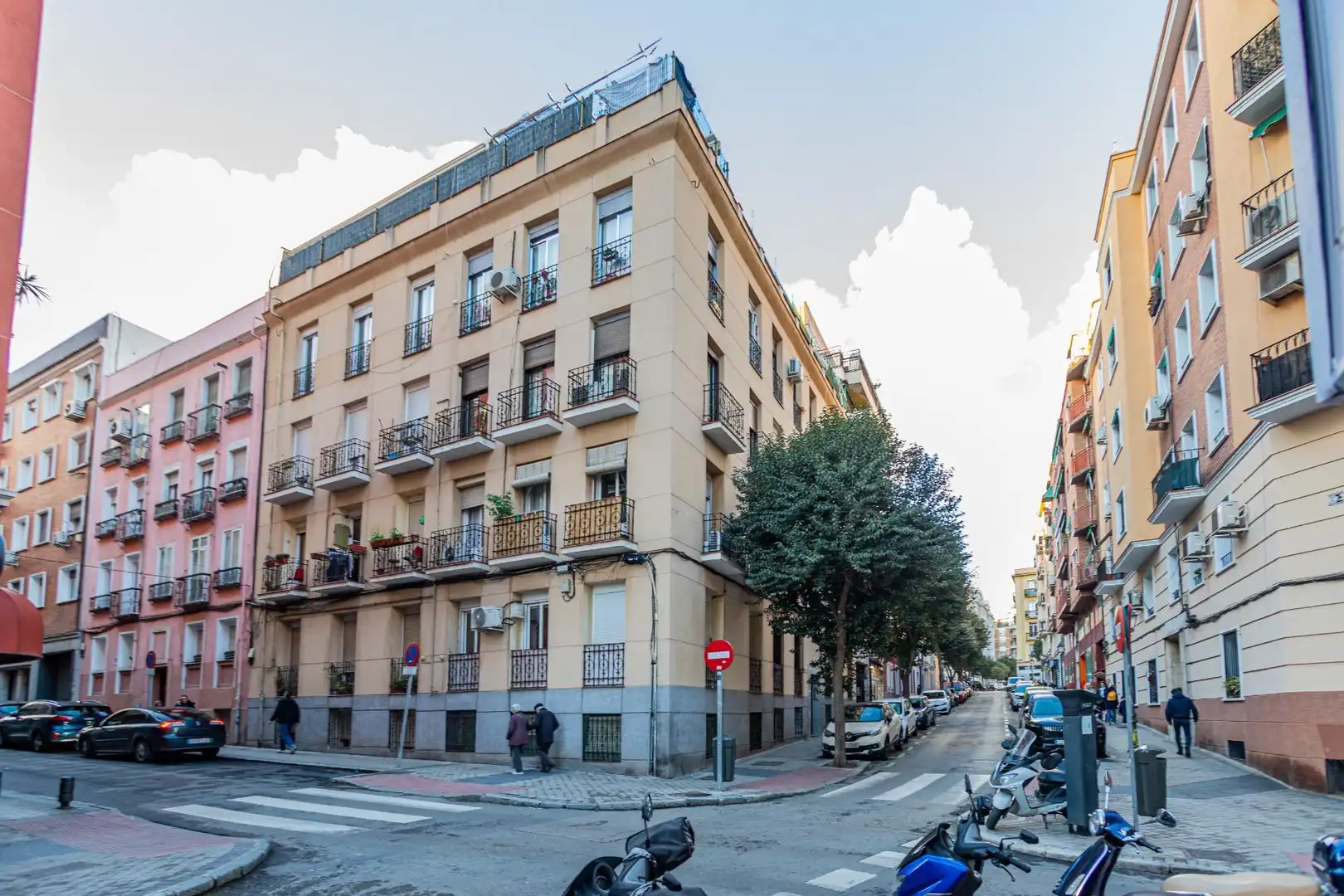 Außenansicht von Wohnung zur Miete in Madrid mit Heizung