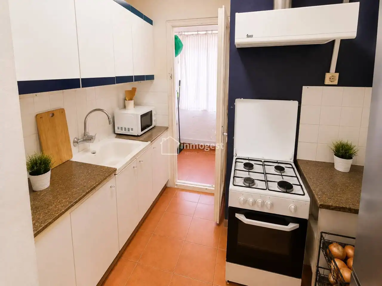 Cuina de Pis en venda en Salt amb Moblat i Balcó