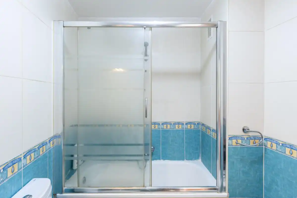 Badezimmer von Wohnung zum Verkauf in Montserrat mit Klimaanlage und Heizung