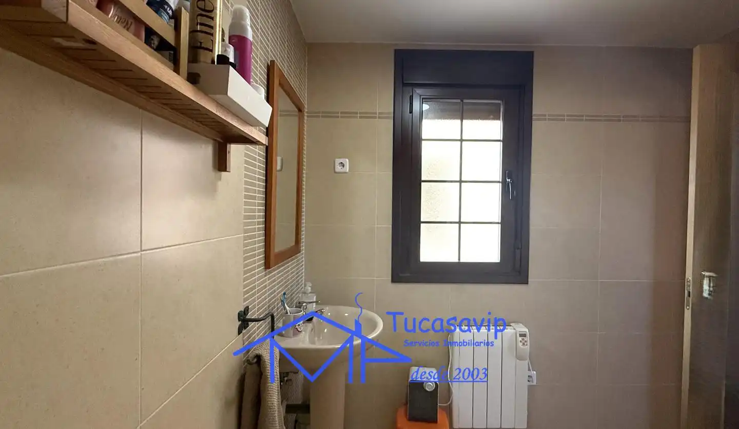 Badezimmer von Wohnung zum Verkauf in El Tiemblo  mit Balkon