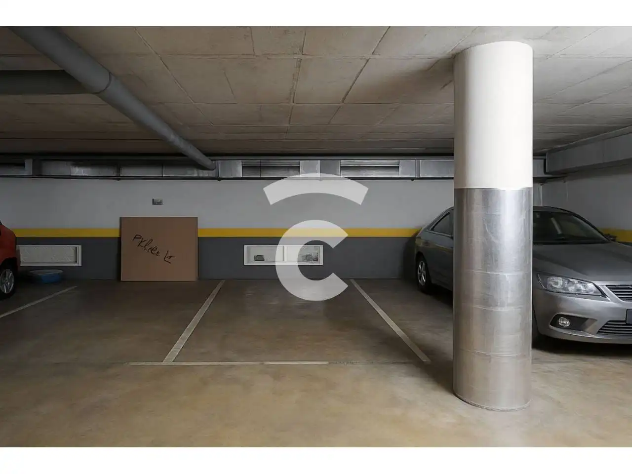 Parkplatz von Wohnung zum Verkauf in Vic mit Klimaanlage, Heizung und Parkett