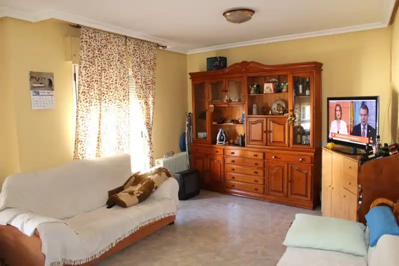 Flat with terrace for sale in Tomelloso