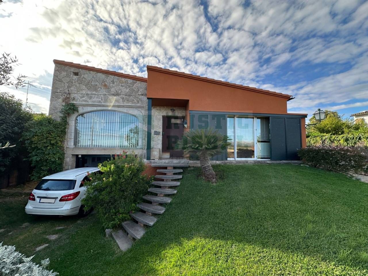 Vista exterior de Casa o xalet en venda en Ultramort amb Aire condicionat, Calefacció i Jardí privat