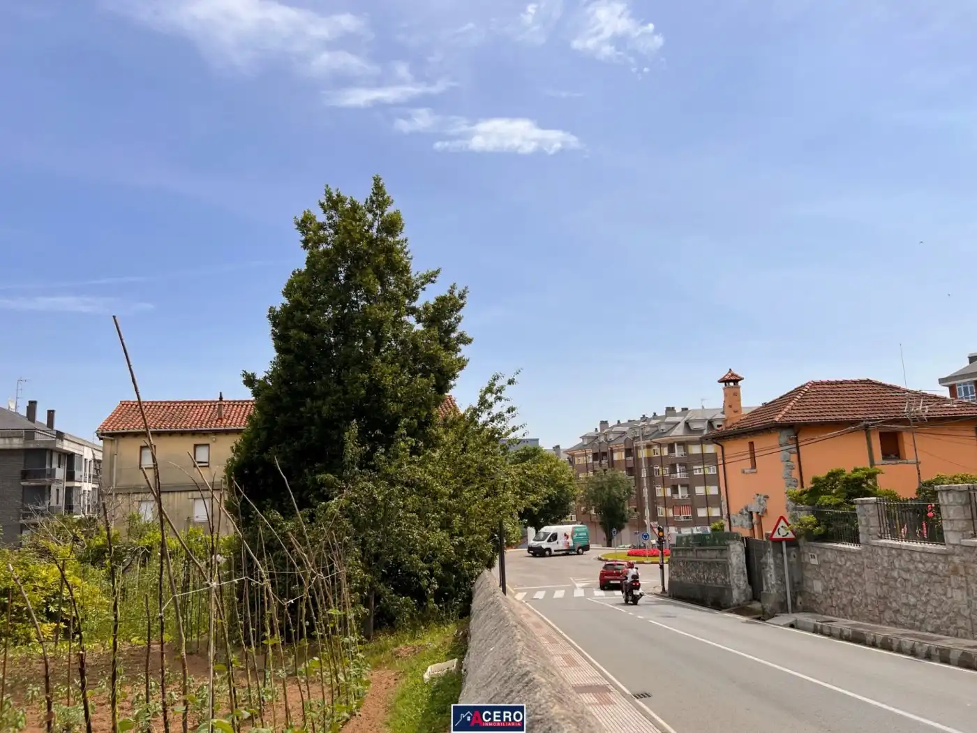 Vista exterior de Casa o xalet en venda en Camargo amb Jardí privat