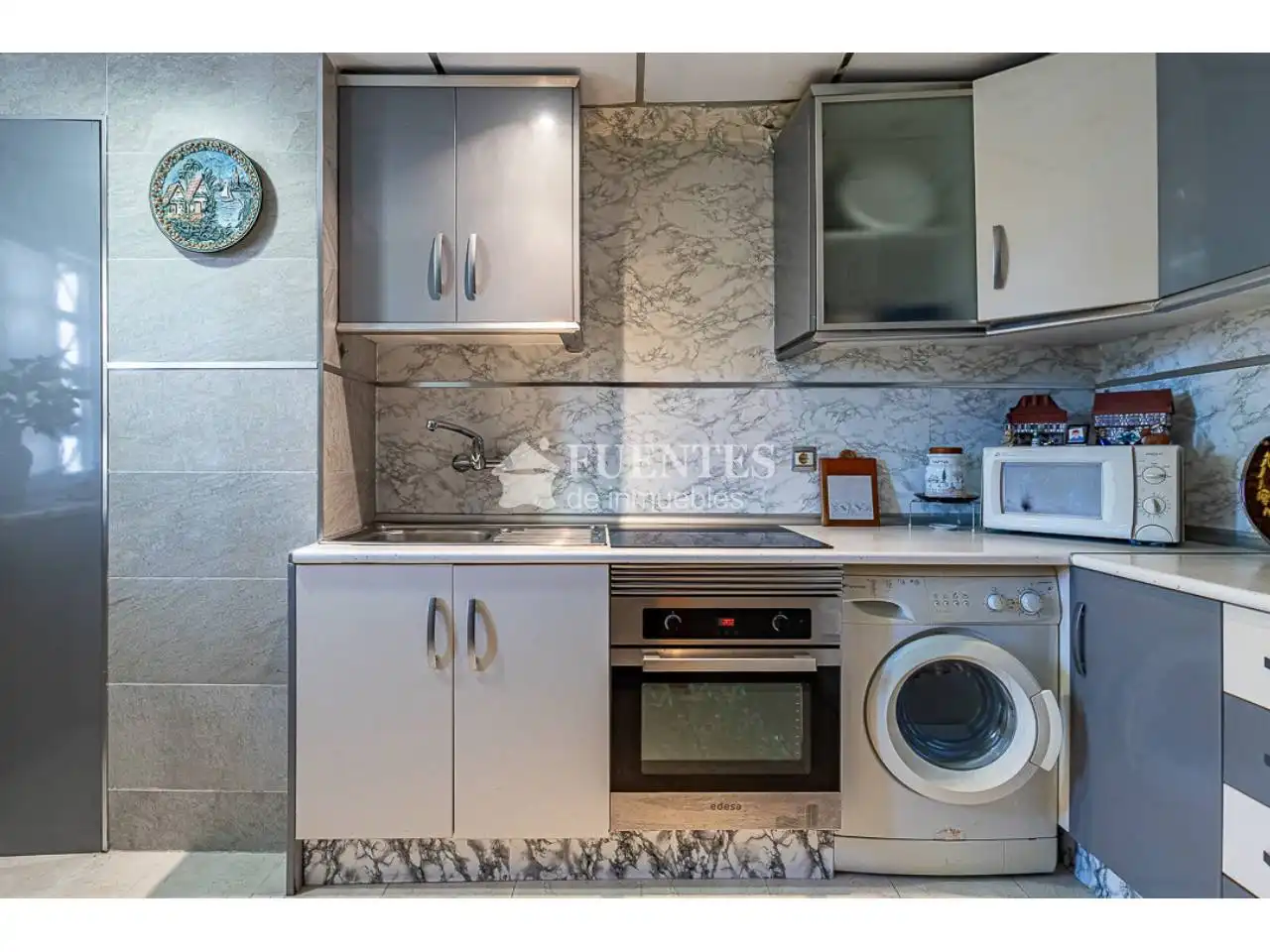 Kitchen of Flat for sale in Alicante / Alacant  with Furnished, Balcony and Alarm