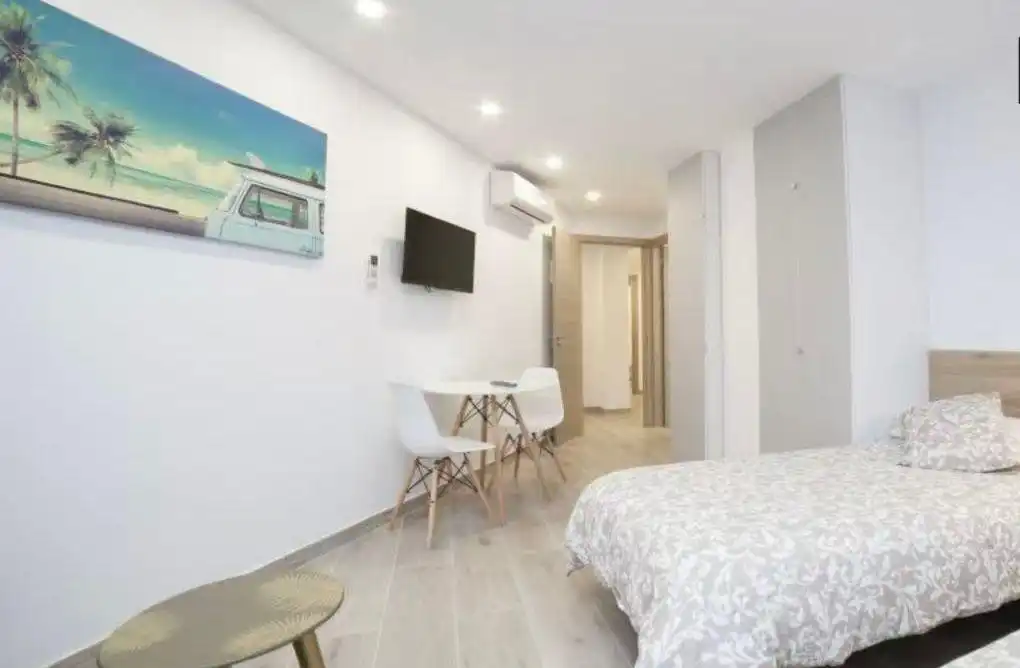 Dormitori de Dúplex en venda en L'Hospitalet de Llobregat amb Aire condicionat, Calefacció i Parquet