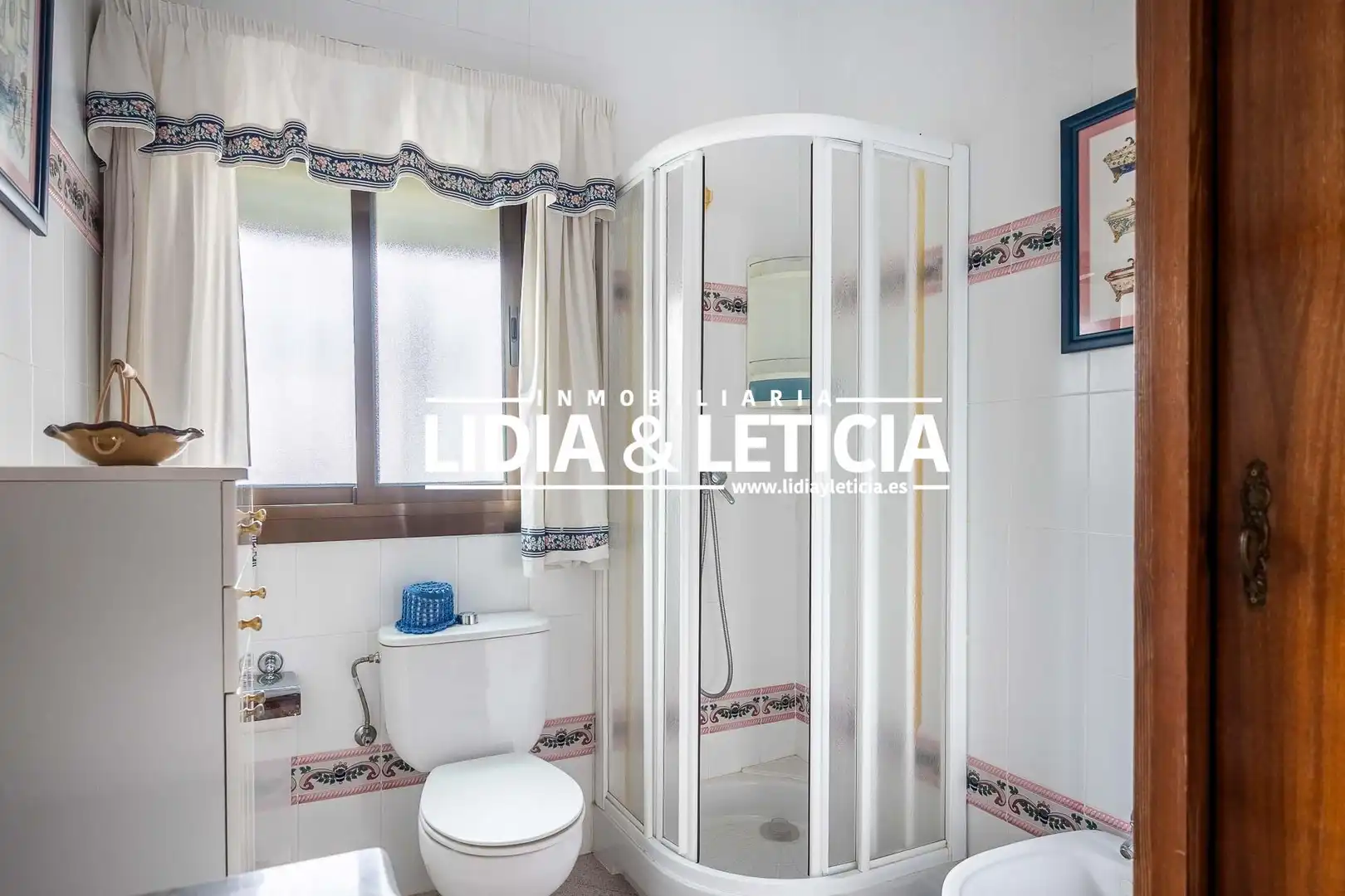 Bany de Casa o xalet en venda en Alcalá de Guadaira amb Aire condicionat, Jardí privat i Terrassa