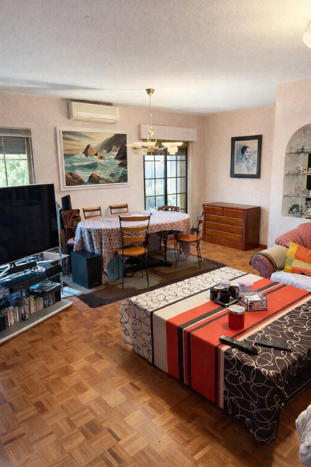 Dining room of Flat for sale in Fuenlabrada  with Air Conditioner, Heating and Parquet flooring