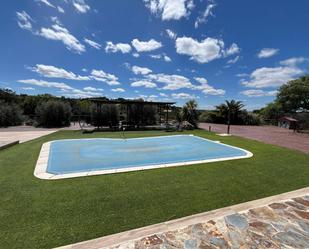 Piscina de Casa o xalet en venda en Hontoba amb Aire condicionat, Calefacció i Jardí privat