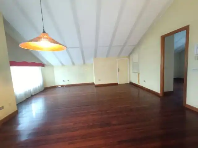 Sala de estar de Casa o chalet en venta en Vigo  con Calefacción, Jardín privado y Parquet