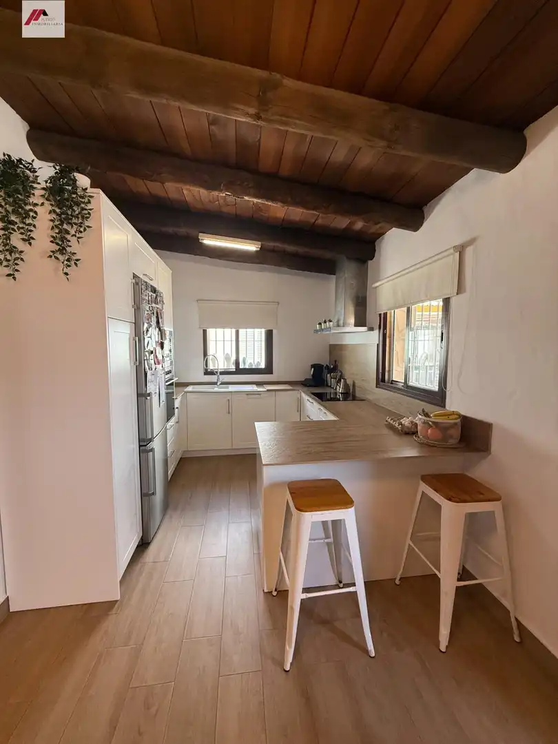 Cuina de Casa o xalet en venda en El Puerto de Santa María amb Jardí privat, Piscina i Jacuzzi