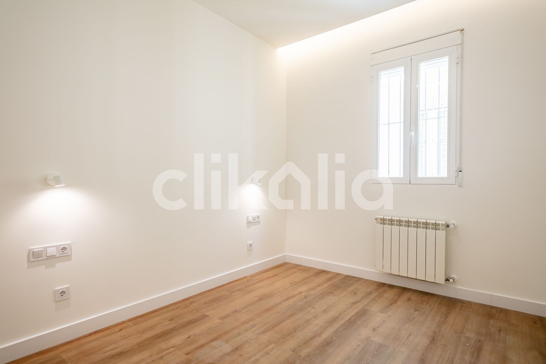 Flat for sale in  Madrid Capital  with Heating