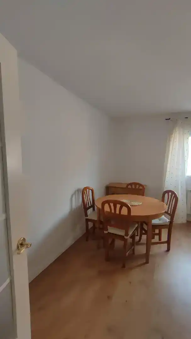 Comedor de Piso para compartir en Villanueva del Pardillo con Parquet, Amueblado y Horno