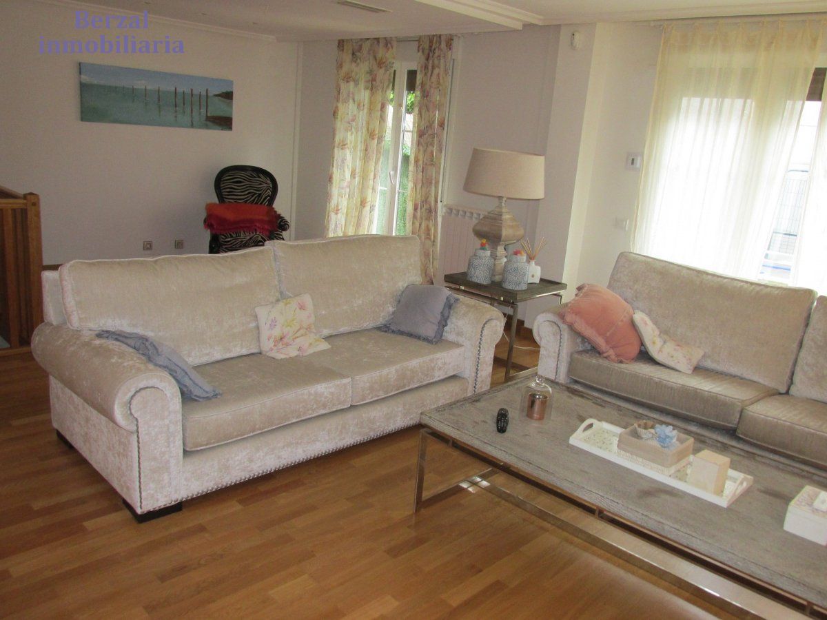 Living room of Single-family semi-detached for sale in Oyón-Oion  with Air Conditioner, Heating and Private garden