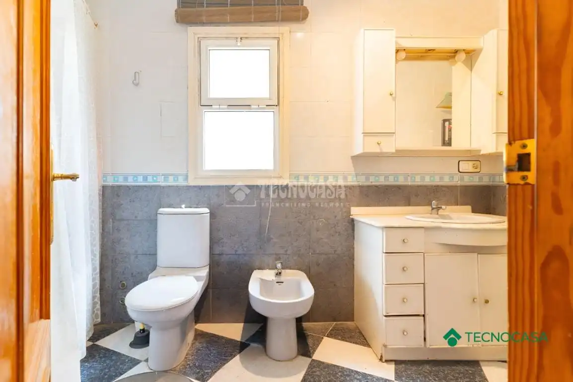 Bathroom of Detached homes for sale in Roquetas de Mar  with Air Conditioner and Terrace