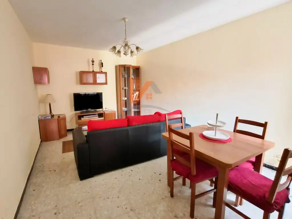 Sala de estar de Casa adosada en venta en Ribeira con Jardín privado, Horno y Microondas