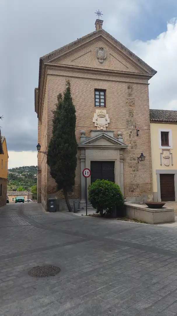 Vista exterior de Edificio en venta en Toledo