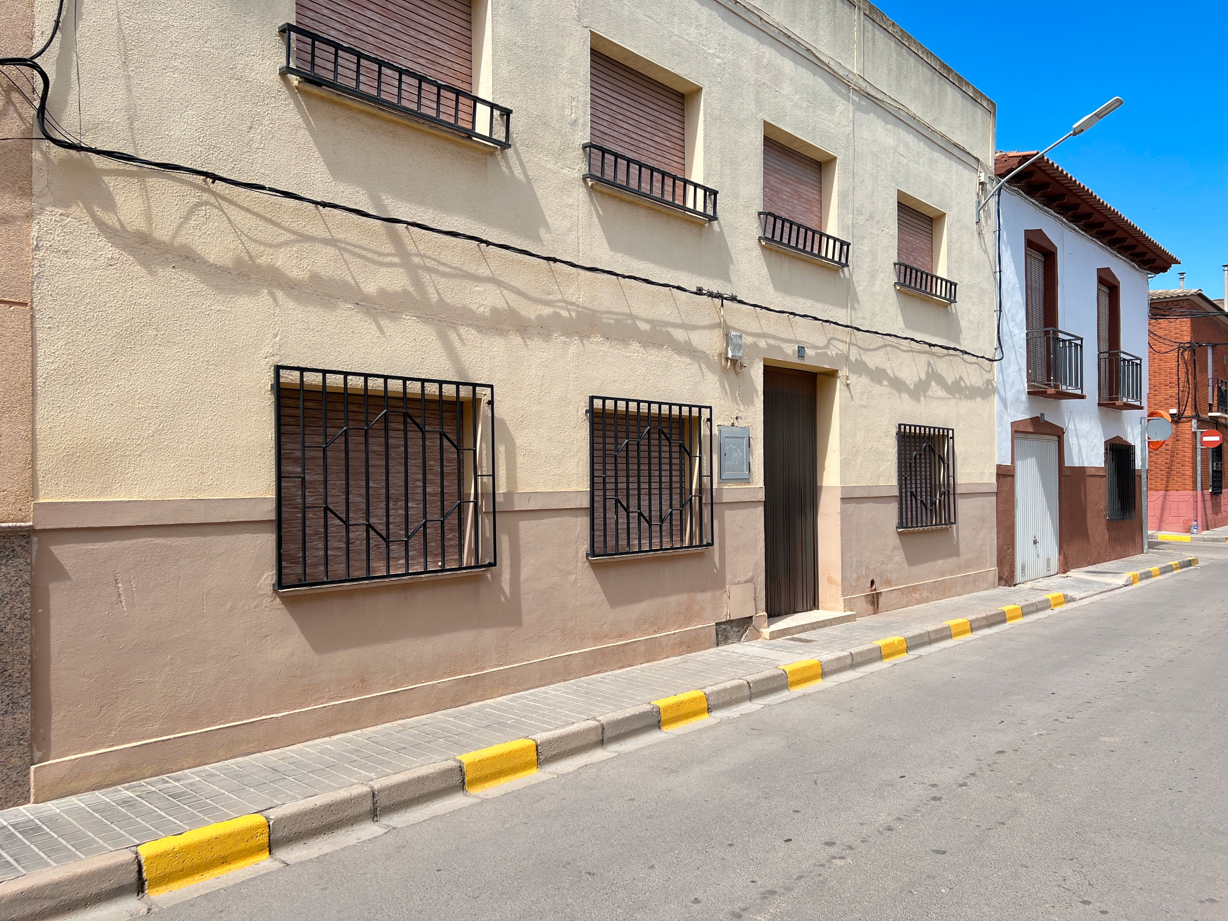 Vista exterior de Finca rústica en venda en Herencia amb Terrassa