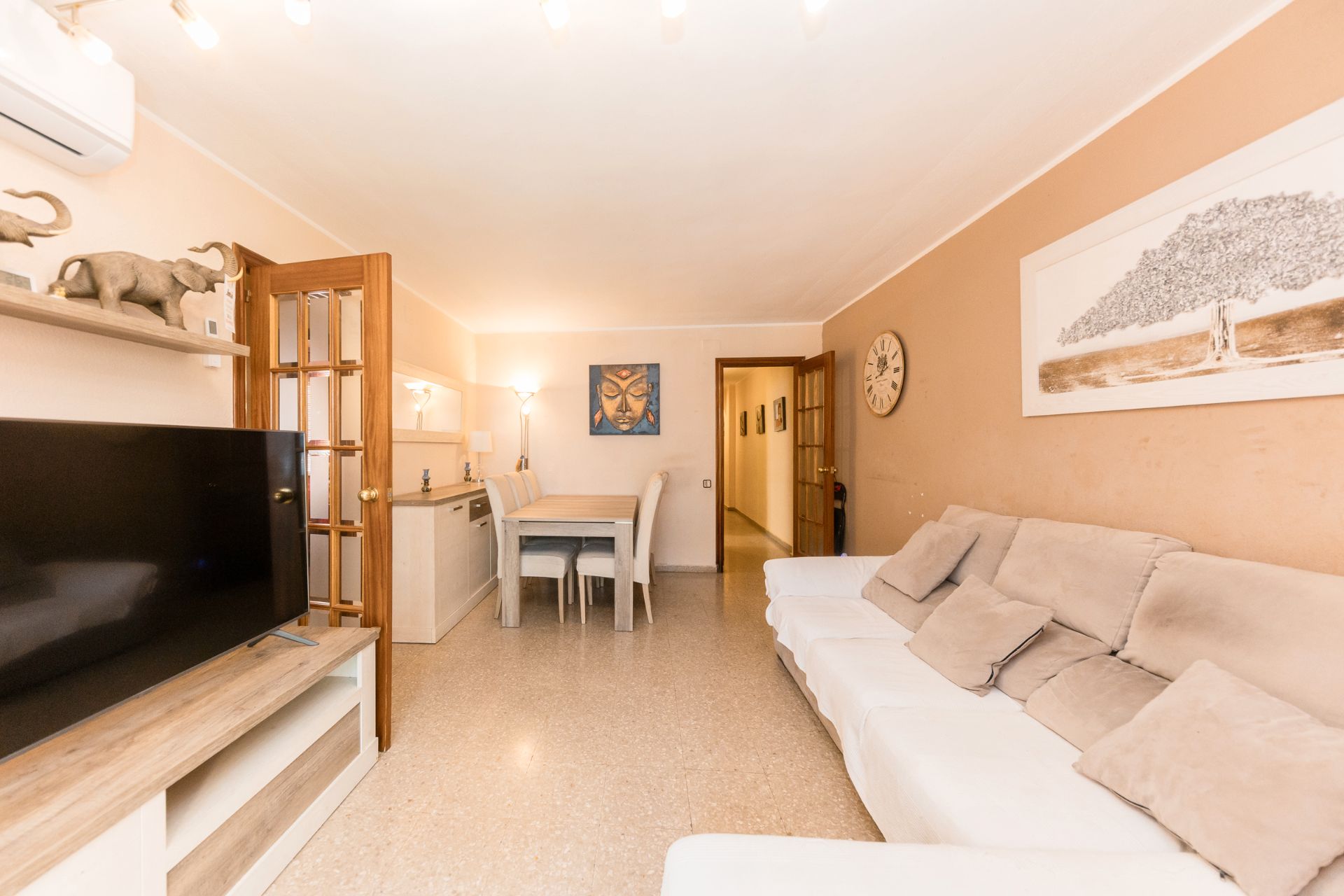 Sala d'estar de Pis en venda en Viladecans amb Aire condicionat, Forn i Balcó