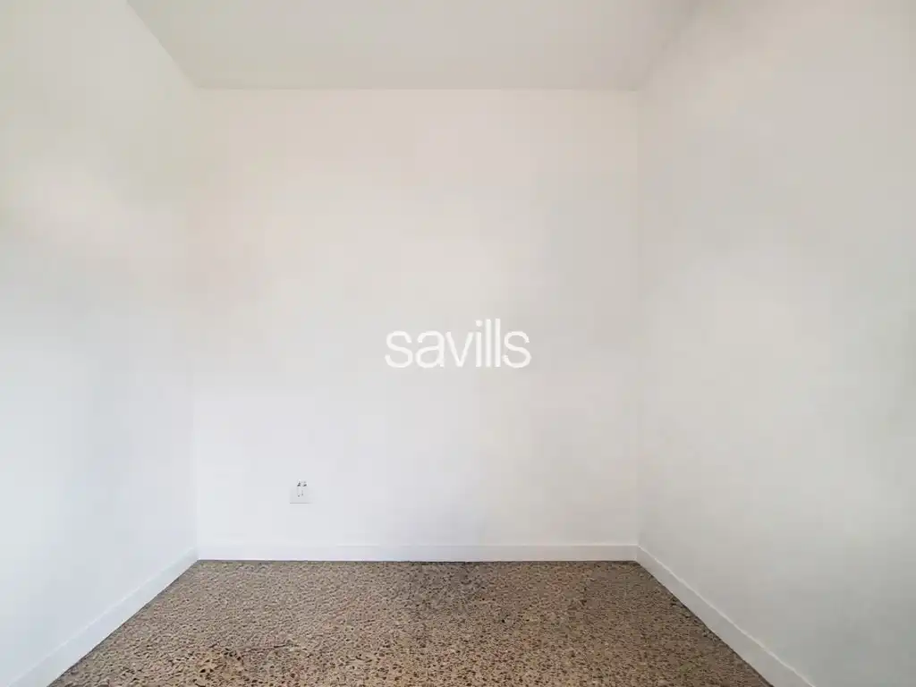 Bedroom of Apartments for sale in Barcelona