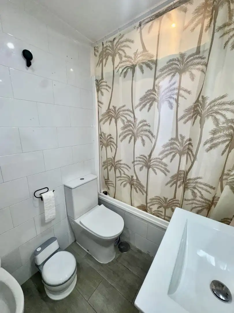 Baño de Piso en venta en Castilleja de la Cuesta con Aire acondicionado y Calefacción