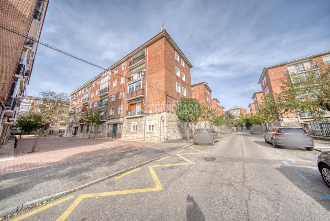 Vista exterior de Pis en venda en Valladolid Capital amb Calefacció, Moblat i Balcó