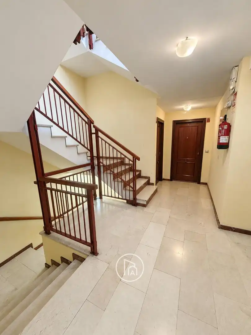 Wohnung zum Verkauf in Valencia mit Klimaanlage, Terrasse und Balkon