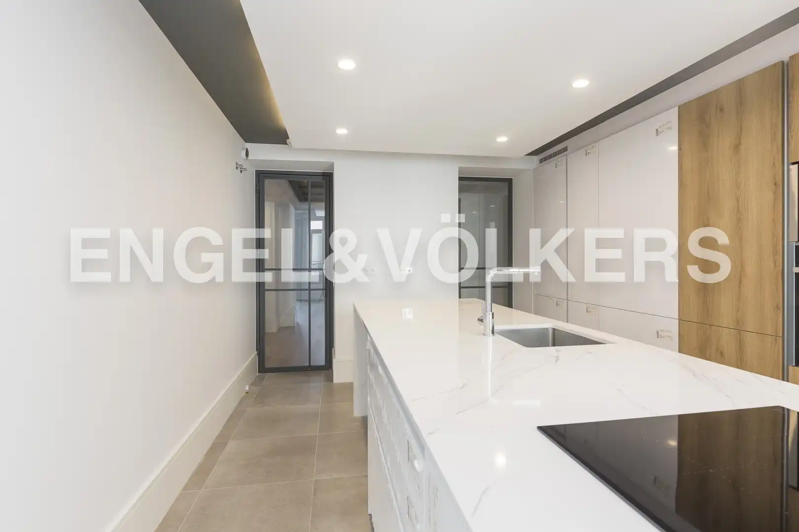 Kitchen of Flat for rent in Madrid  with Air Conditioner, Heating and Storage room