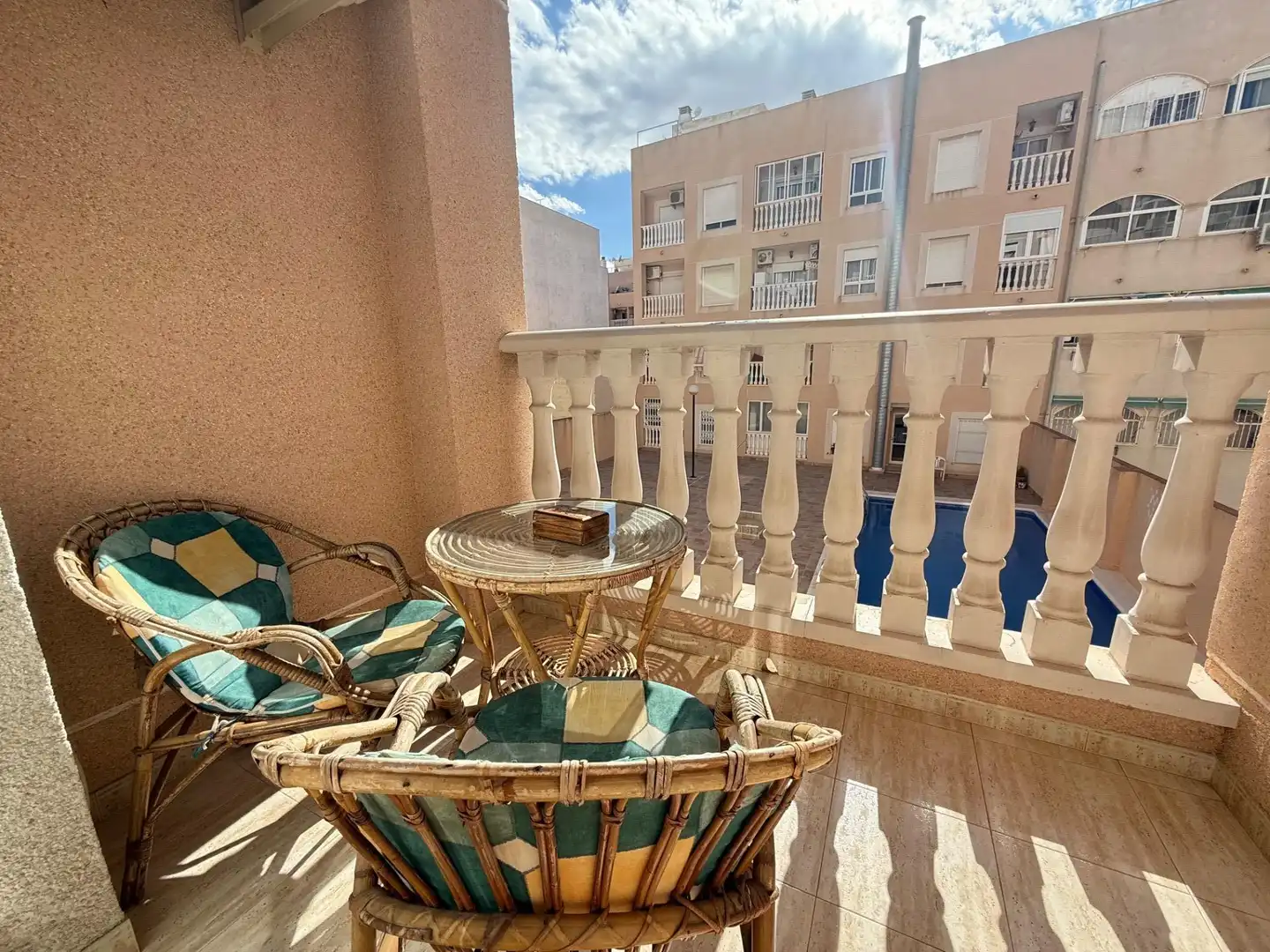 Terrasse von Wohnungen zum Verkauf in Torrevieja mit Heizung, Terrasse und Möbliert