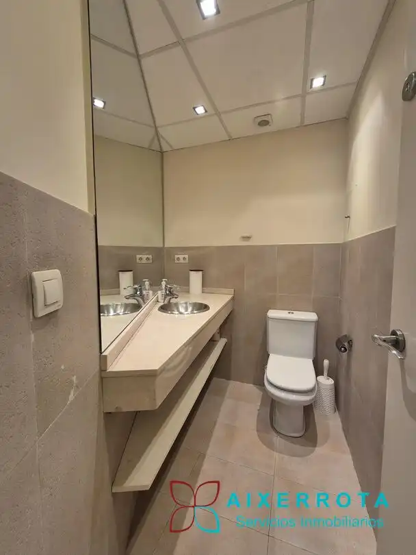Badezimmer von Geschaftsraum zur Miete in Getxo 