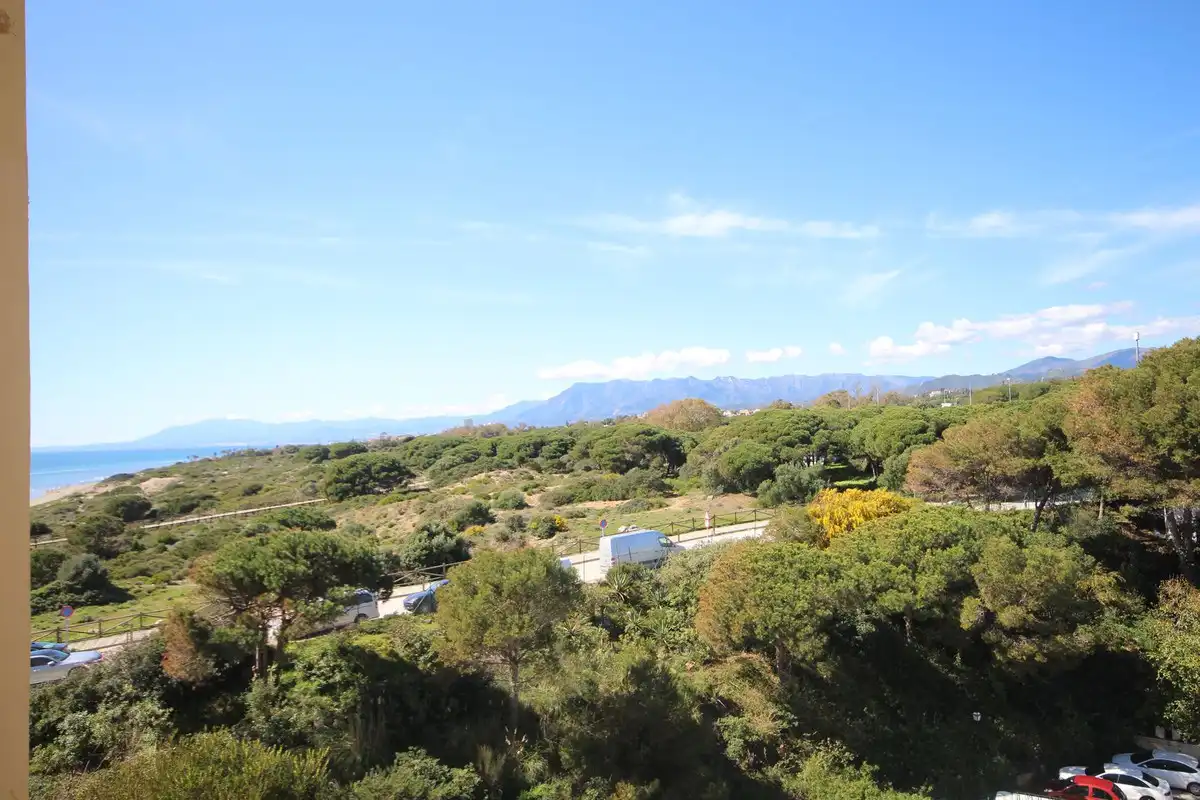 Vista exterior de Apartament en venda en Marbella amb Aire condicionat, Moblat i Piscina comunitària