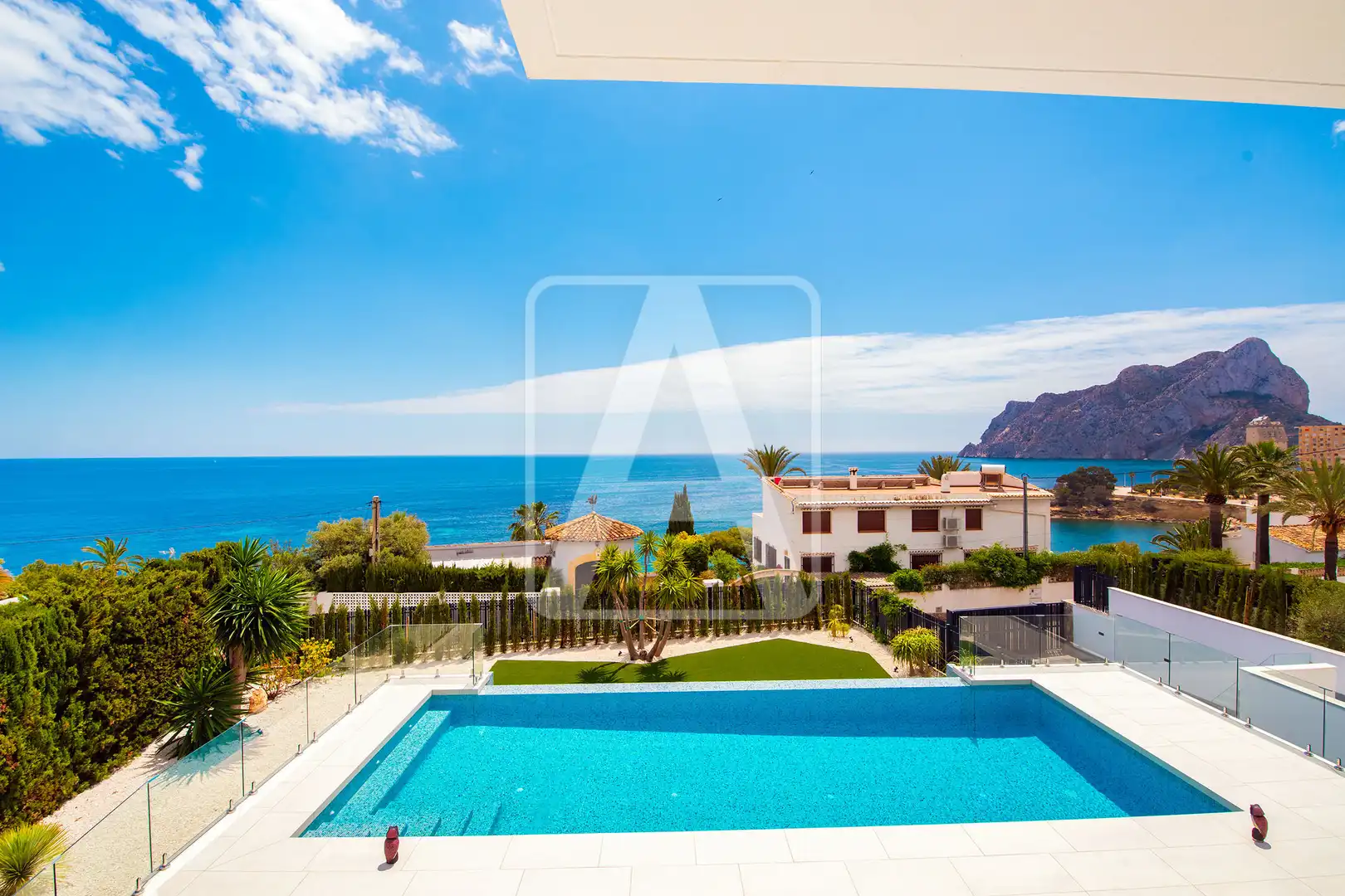 Villa con piscina in vendita a La Caleta - La Calalga -  Les Bassetes