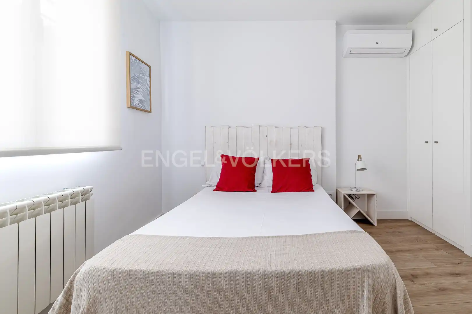 Habitación de Apartamento de alquiler en Madrid con Aire acondicionado, Calefacción y Amueblado