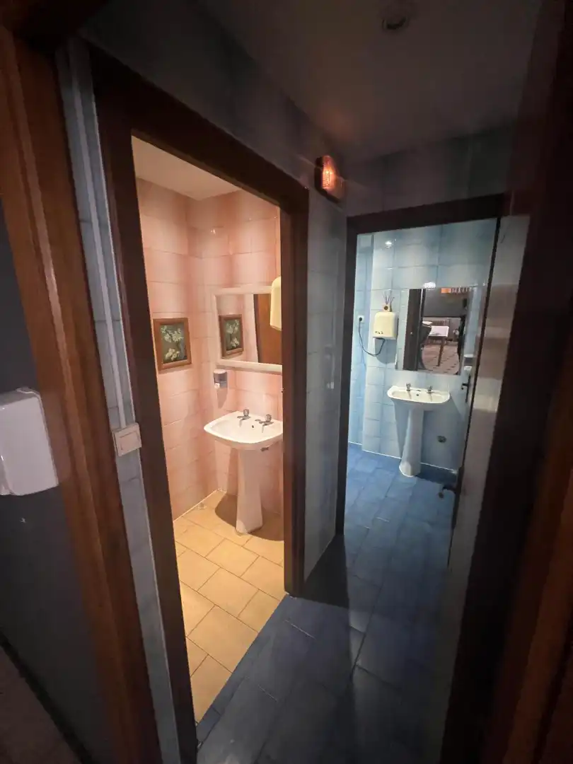 Baño de Local de alquiler en Muñogalindo con Terraza