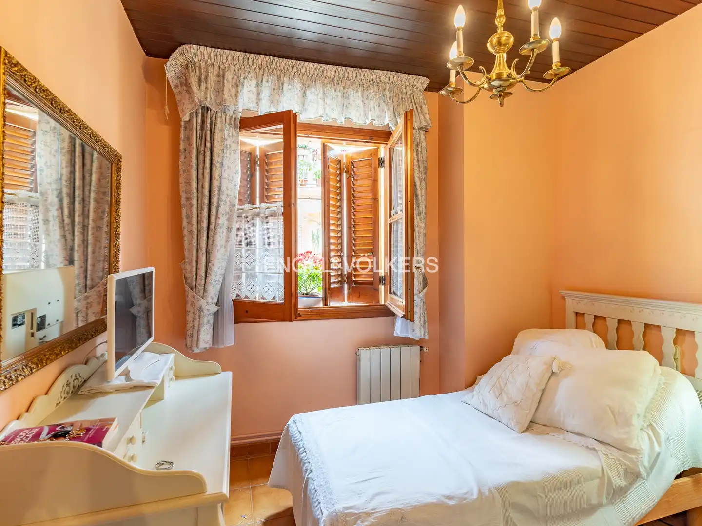 Habitación de Casa adosada en venta en Arenys de Mar con Aire acondicionado, Calefacción y Terraza