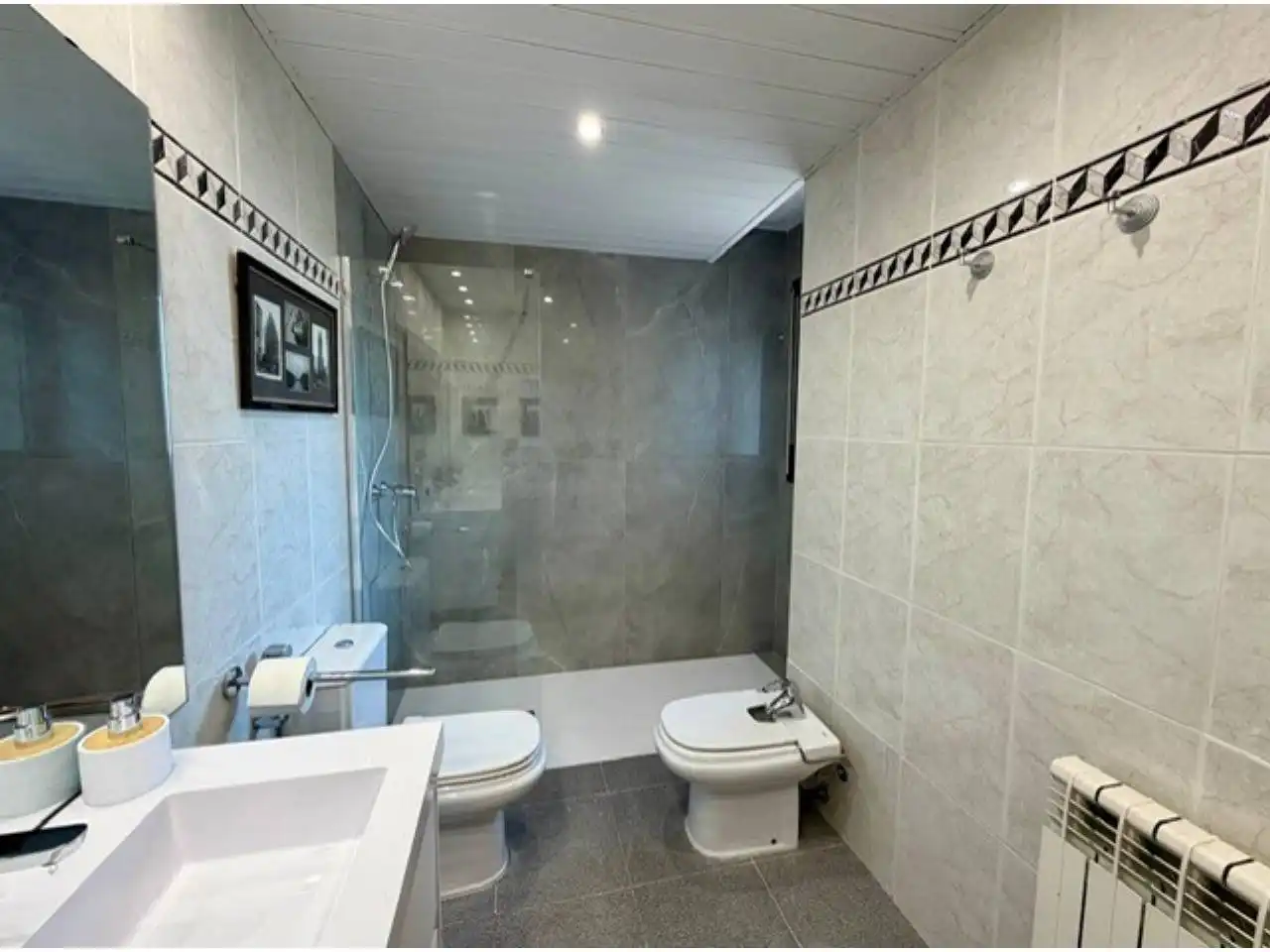 Baño de Piso de alquiler en Sabadell con Aire acondicionado, Calefacción y Parquet