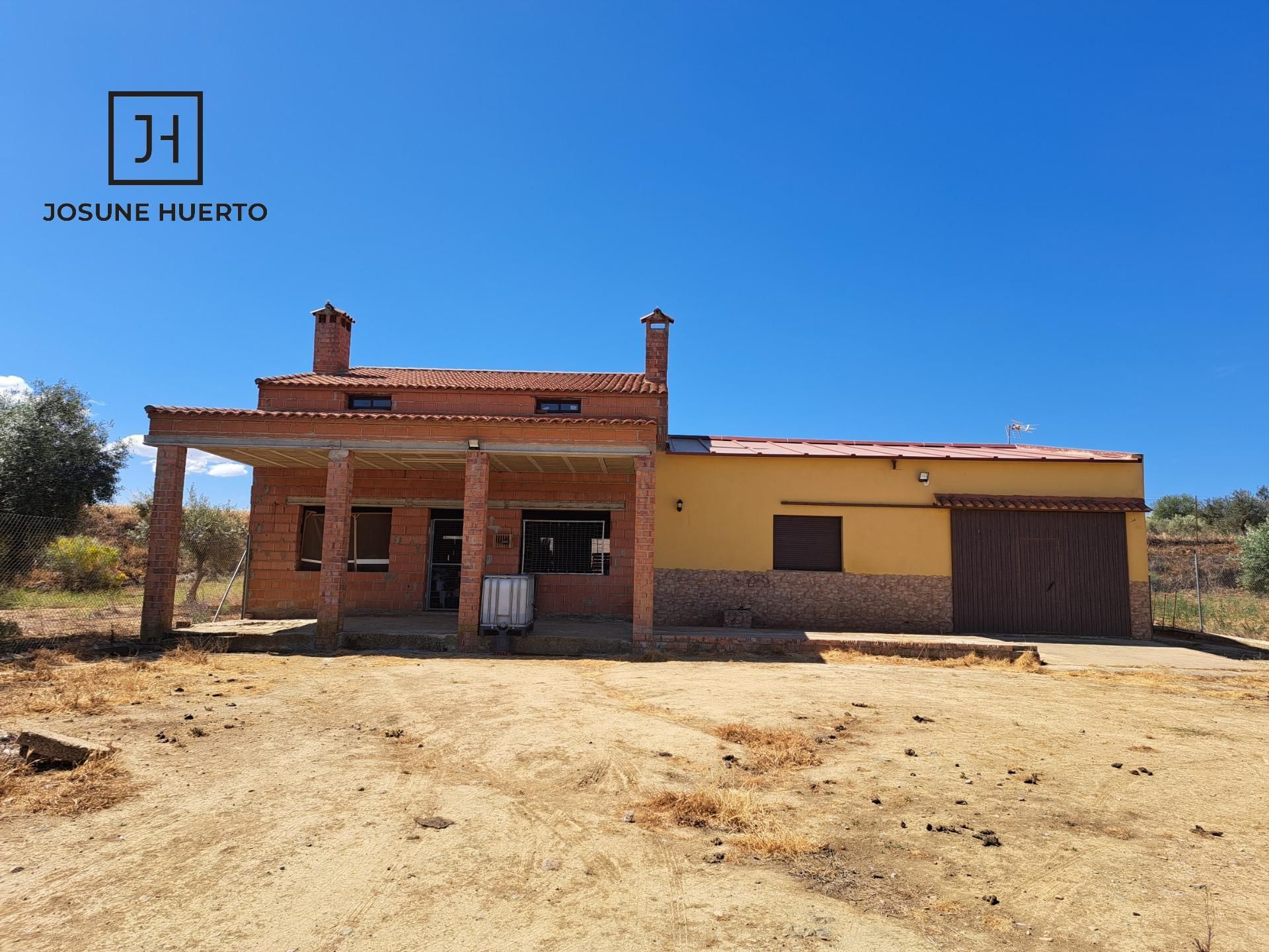 Vista exterior de Finca rústica en venda en Esparragosa de la Serena amb Terrassa