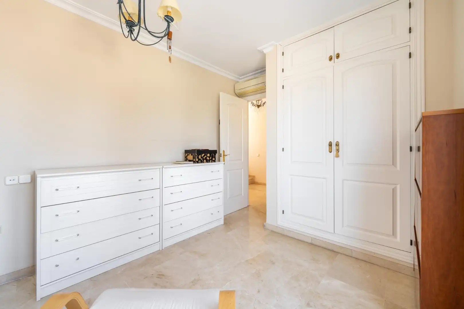 Habitación de Casa adosada en venta en Almería con Aire acondicionado, Terraza y Trastero