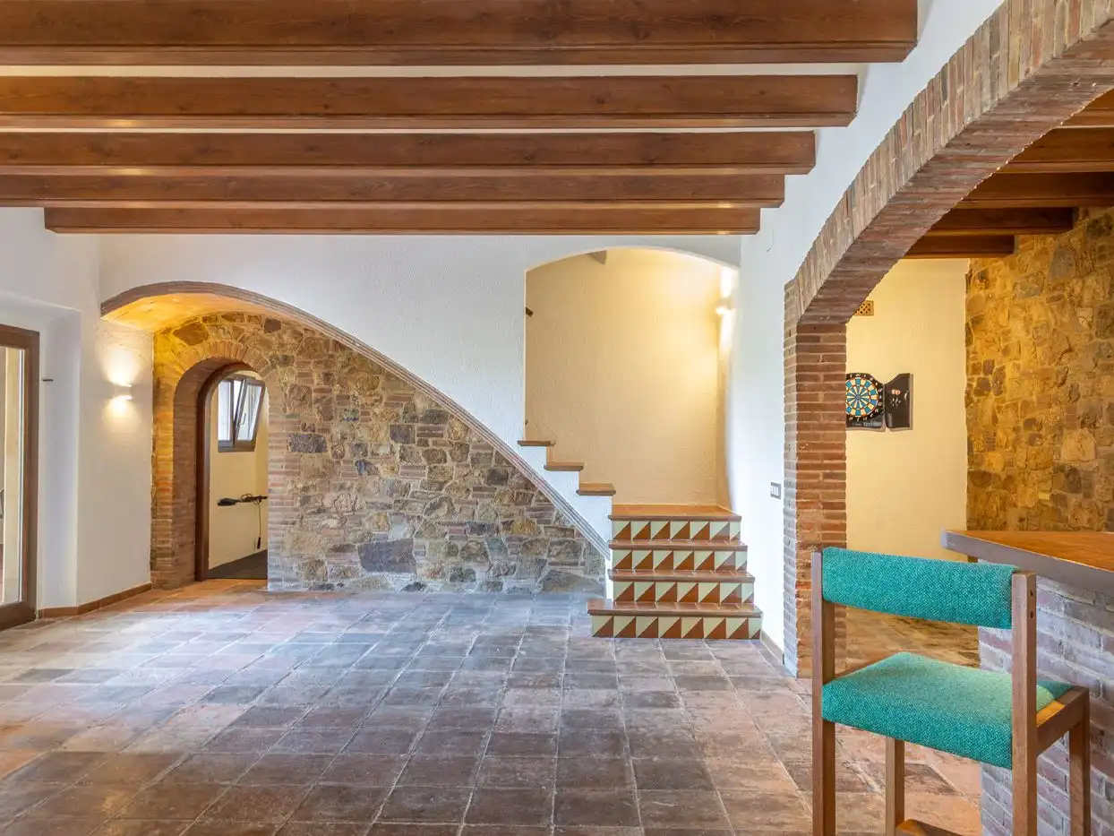 Maison rustique avec piscine à louer à GI-682 1, imagen 13
