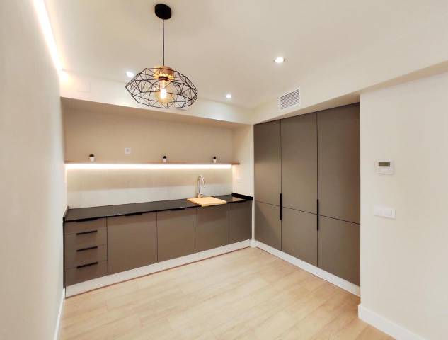 Local comercial en Venta en Carrer del Francolí en El Putget i el Farró