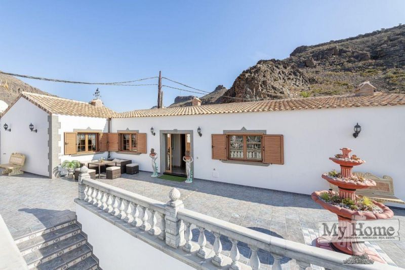 Vista exterior de Finca rústica en venda en San Bartolomé de Tirajana amb Aire condicionat, Terrassa i Traster