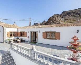 Vista exterior de Finca rústica en venda en San Bartolomé de Tirajana amb Aire condicionat, Terrassa i Piscina